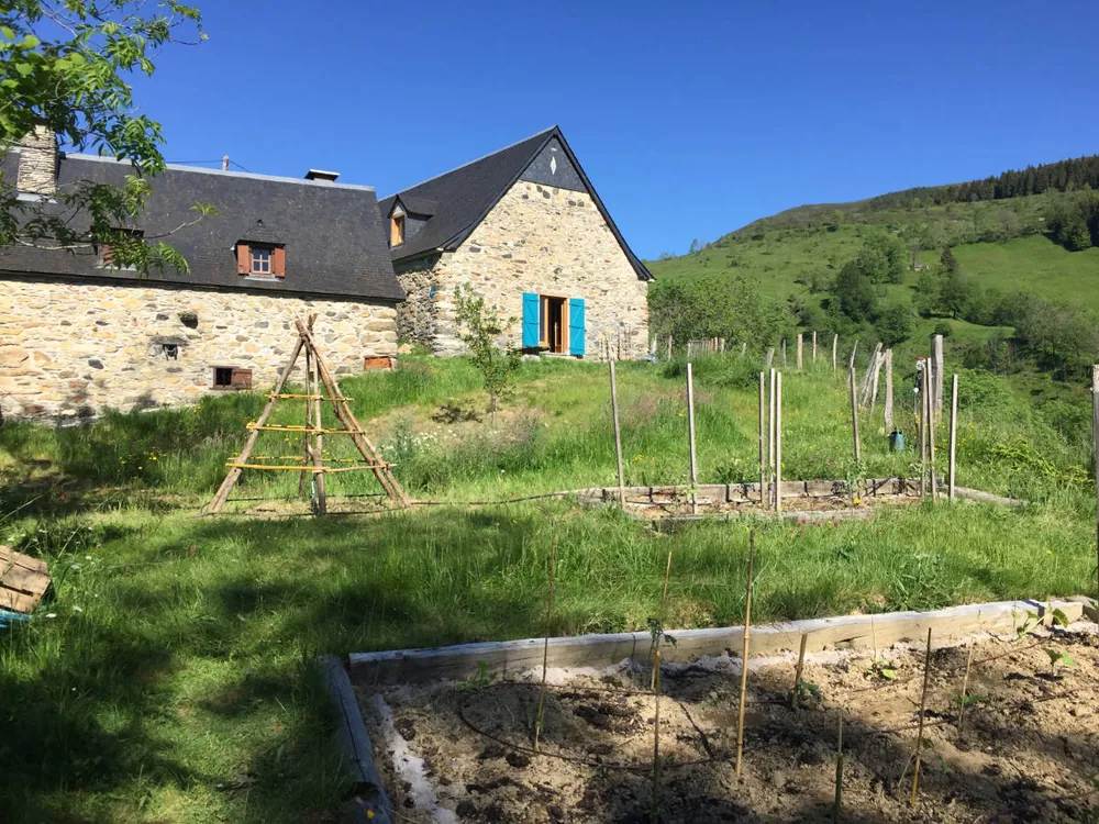 Randonnée yoga dans le Val d’Azun, en montagne